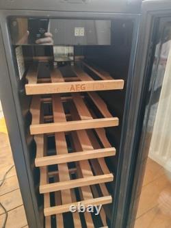 AEG AWS4020B5B Under-Counter Wine Fridge Black Glass, 5 Shelves, Display