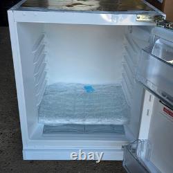 AEG Integrated Under Counter Fridge White E Rated NSK6I82EF Frost Free