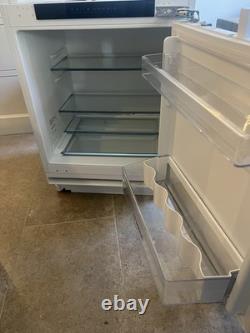 BoschSeries 4 KUR21VFE0G Integrated Fridge, White