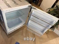 Bosch series 6 Built-In/Integrated Undercounter Fridge, Adjustable Shelves