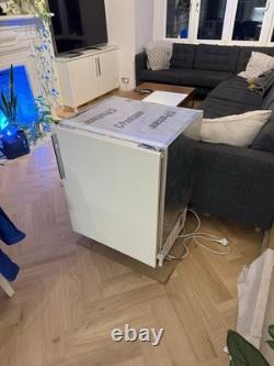 Bosch series 6 Built-In/Integrated Undercounter Fridge, Adjustable Shelves