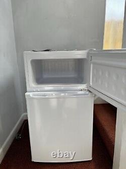 Curry's Essential FridgeFreezer/CUC50W20/Very good, Clean condition