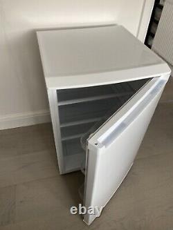 Essentials CUR55W20 Under-Counter Refrigerator White