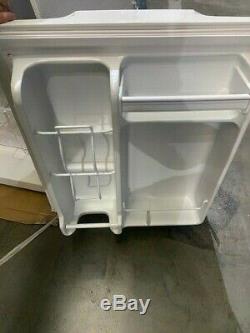 Free Standing Under Counter Mini Fridge Freezer In White DOMFF850WH