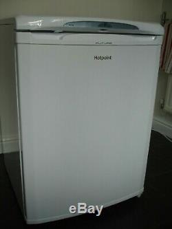 Hotpoint RLA36P 149L A+ Under Counter Fridge White. Less than 1 month old