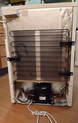 Hotpoint Under Counter Larder Freezer 55cm H55ZM1110W1 White 103 Litre