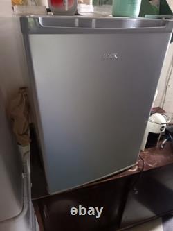 LOGIK Mini Fridge (Under Counter/ Table Top) (Colour Silver) LOGIK Mini Fridge (Under Counter/ Table Top) (Colour Silver)