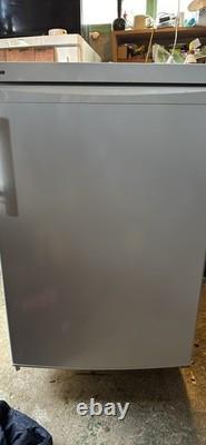 Liebherr T 1710 Under counter Fridge in White Adjustable Shelves Freestanding