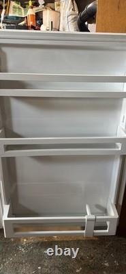 Liebherr T 1710 Under counter Fridge in White Adjustable Shelves Freestanding