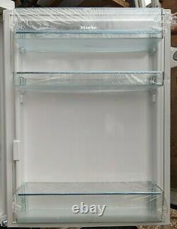 Miele K12020S-1 Under counter Free standing White Fridge