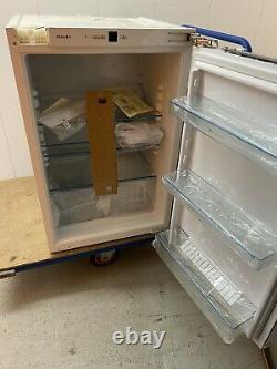 Miele K32222i Integrated Fridge, White