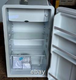 Retro Look Undercounter Fridge COMFEE' RCD93WH2UKRT White with Small Ice Box