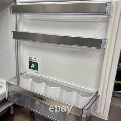 Siemens Integrated Under Counter Fridge KU15RA51GB ExDisplay