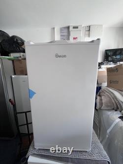 Swan 135 L 55cm Under-counter Fridge With Reversible Door In White SR156140W