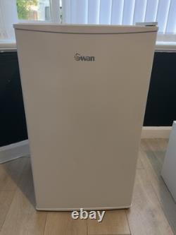 Swan SR750110 47.5cm Wide Under-Counter Fridge/ Freezer
