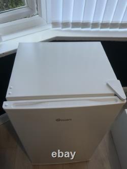Swan SR750110 47.5cm Wide Under-Counter Fridge/ Freezer