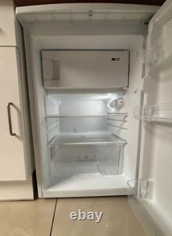 Under Counter Fridge 109 Litre, 55 cm Wide, White, Igenix 6 MONTHS OLD RRP£150