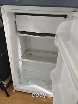 Very Good Condition Used White Undercounter Fridge/Freezer for cafe, bubble tea